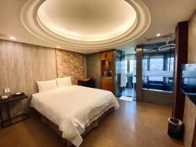 Burgary Hotel
