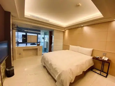 Burgary Hotel