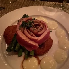 Pines Bistro e Martini Bar