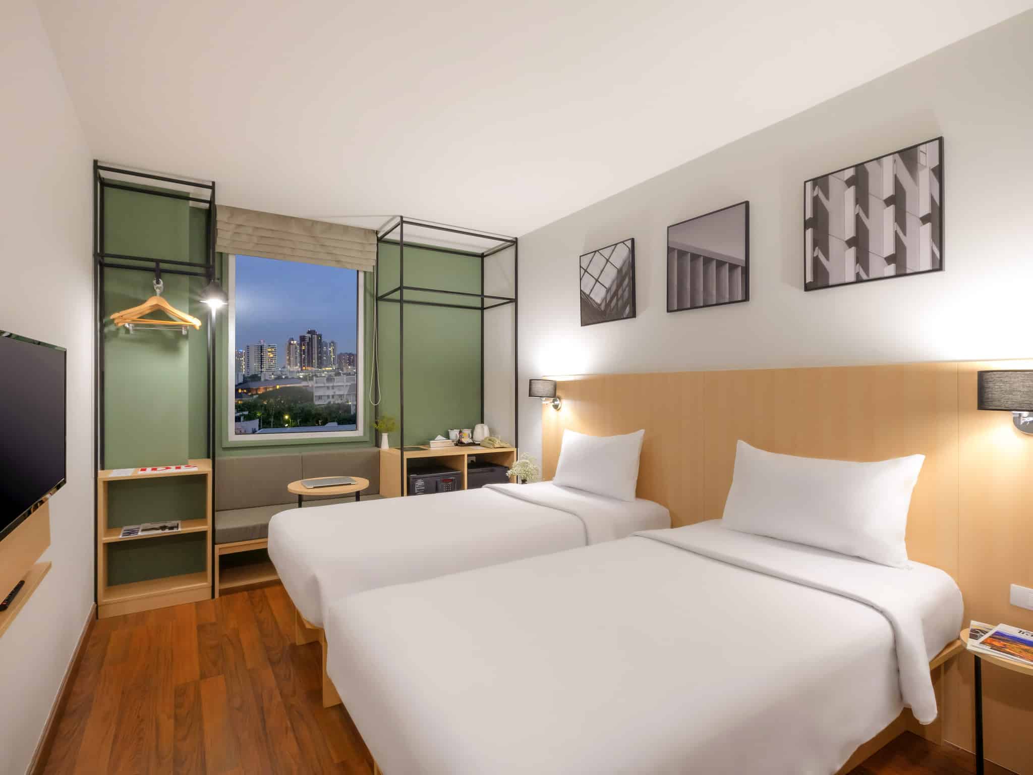 ibis Bangkok Sathorn