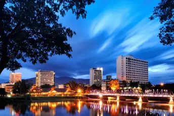 Night Bazaar / Ping River