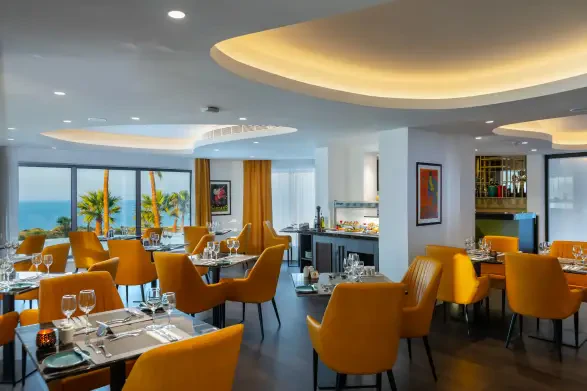 Leonardo Crystal Cove Hotel ve Spa by the Sea