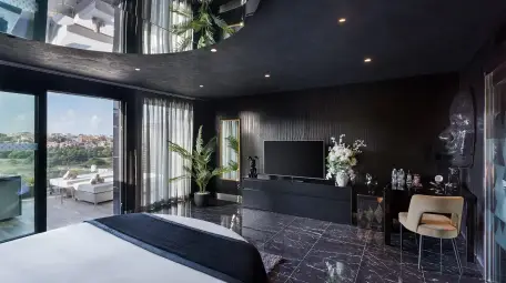 H Hotel