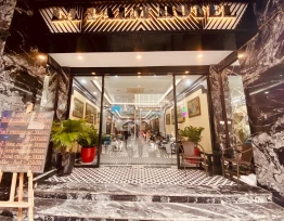 La Palm Hotel