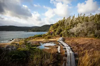 Retiro en el borde del acantilado