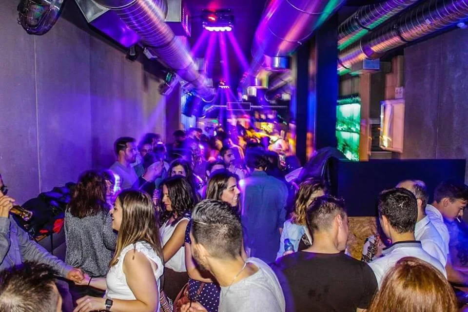 Fabrik Bar