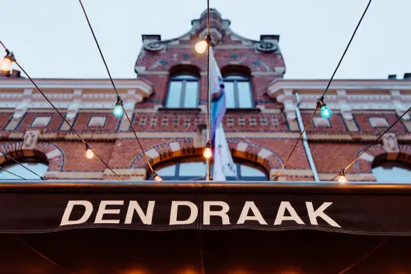 كافيه Den Draak