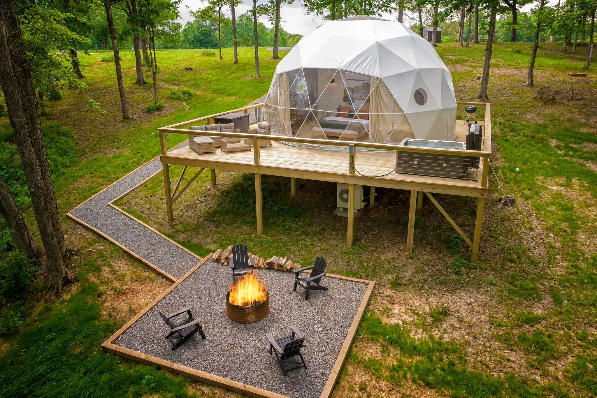 Illinois: Trails to Adventure
