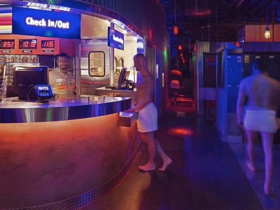 https://www.travelgay.com/venue/steamworks-baths-seattle