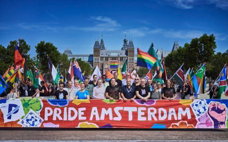 Pride Amsterdam 2025: วันที่ ธีม ขบวนพาเหรดริมคลอง