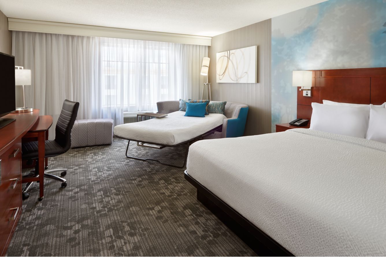 Courtyard By Marriott Downtown Ottawa
