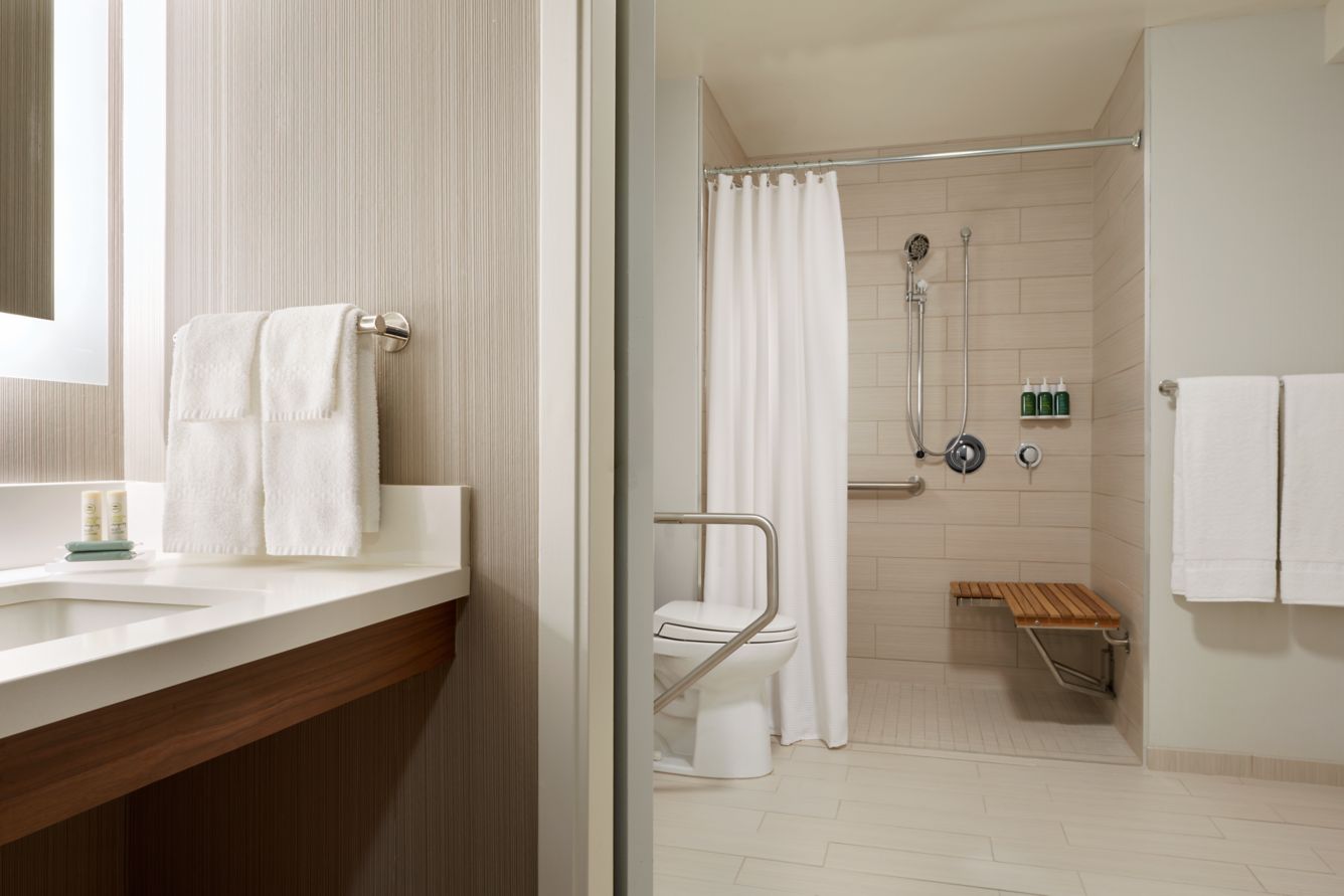 Courtyard By Marriott Downtown Ottawa
