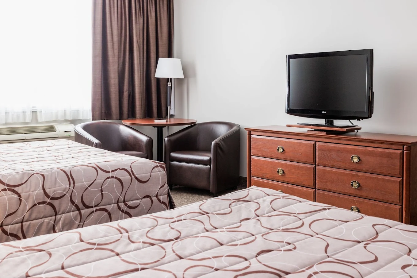 Adam's Airport Inn