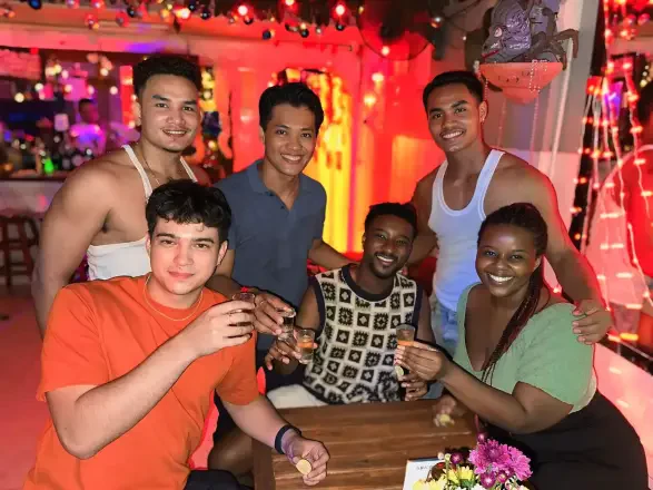 Space Hair Salon & Bar