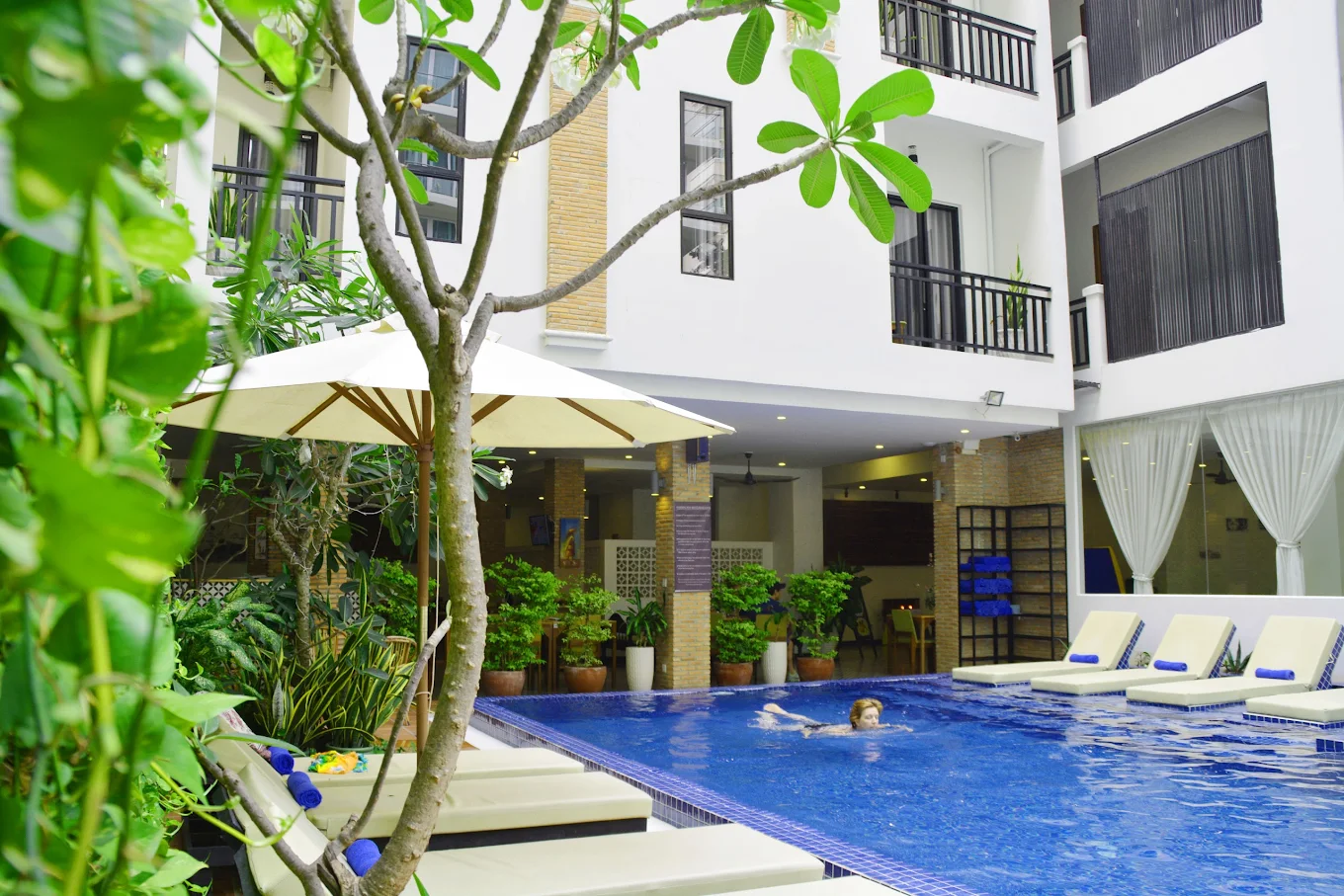 โรงแรมโฮมชิค
