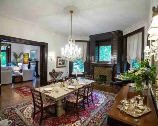 Louisville Bourbon Inn