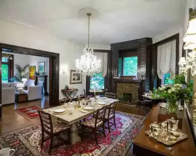 Louisville Bourbon Inn