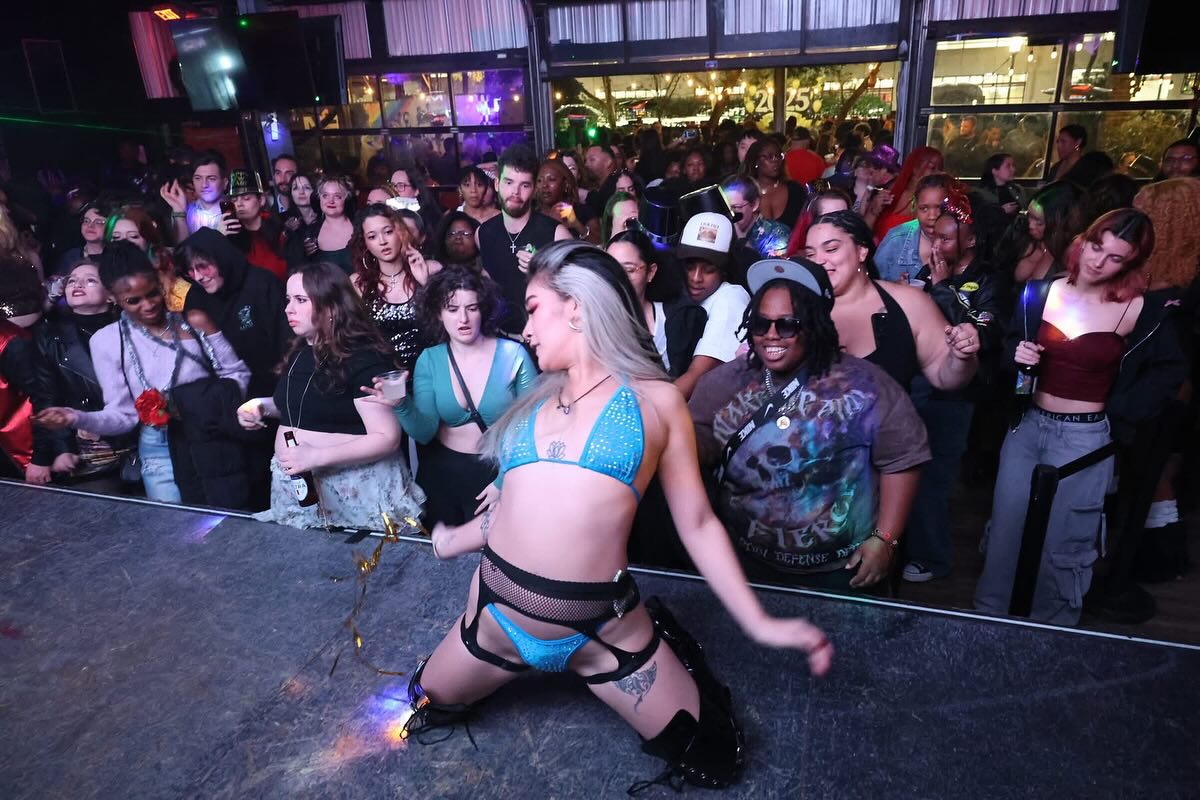 My Sisters Room Houston lesbian bar