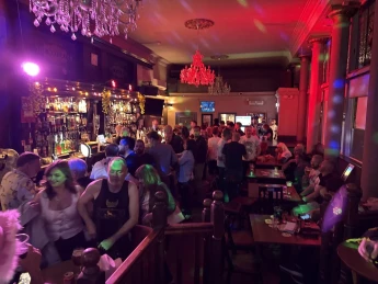 Ang Waterloo Bar