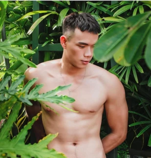 Senso Men 's Club