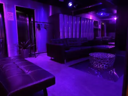 Club Deluxe
