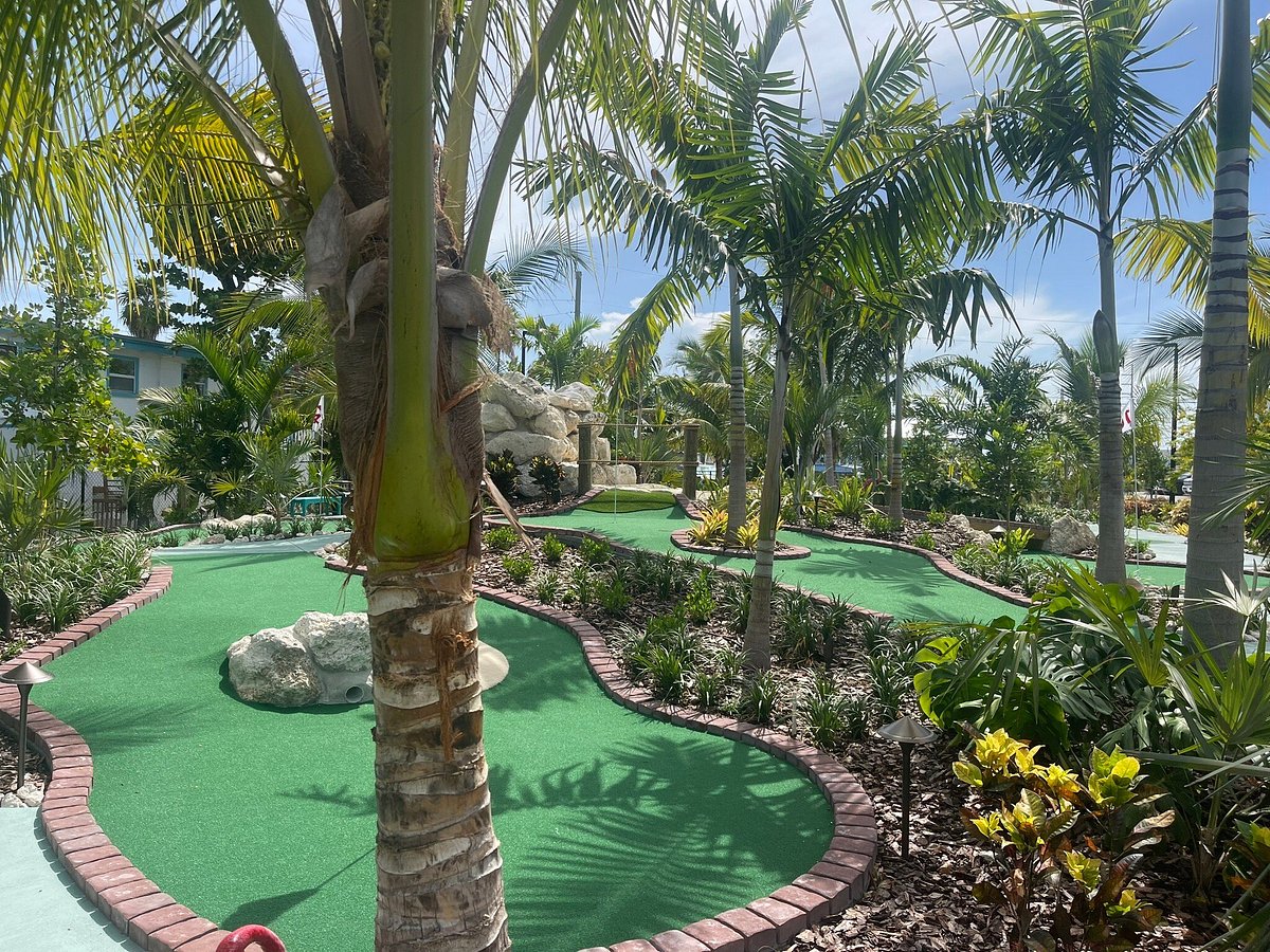 Porky’s Bayside Restaurant and Marina