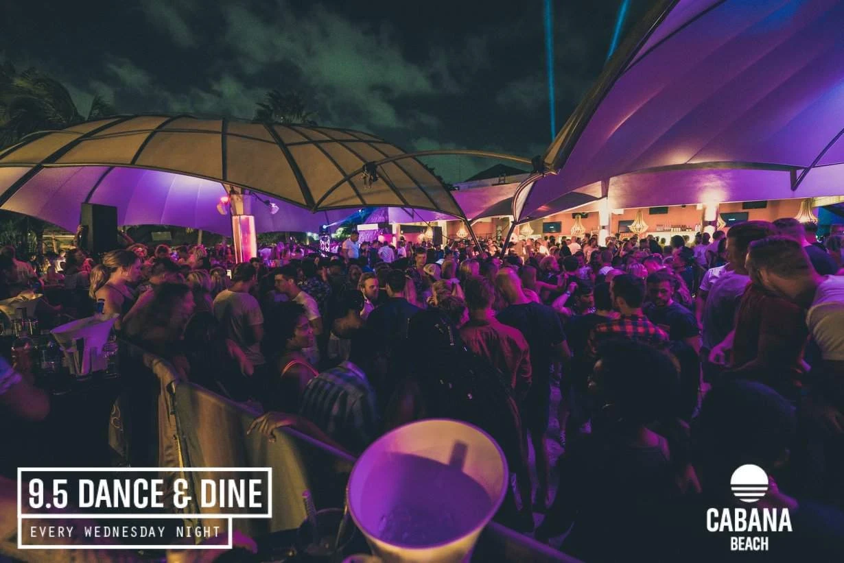 AMAZING SUNDAY'S HAPPY HOUR AMAZING SUNDAY'S HAPPY HOUR