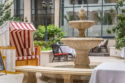 Queen's Court Hotel and Residence