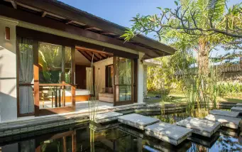 Everything to Sea 的裸巴厘體驗