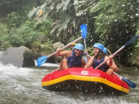 Everything to Sea 的裸巴厘體驗