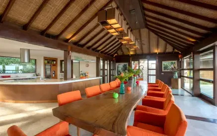 Everything to Sea 的裸巴厘體驗