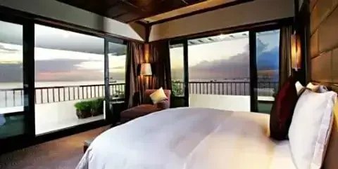 Sofitel Philippine Manila Plaza