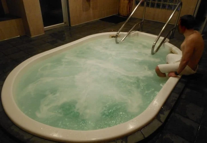 F212 Steam Sauna Vancouver Canada