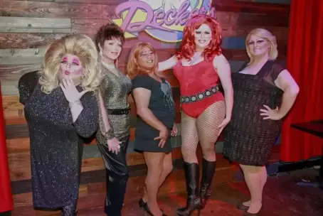 Pecker's Bar and Grill Nashville Tennessee