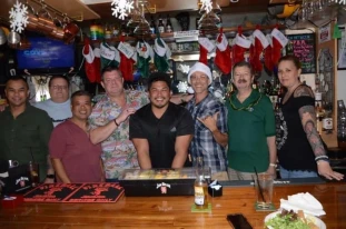 In Between Waikiki Honolulu Bar Hawaii