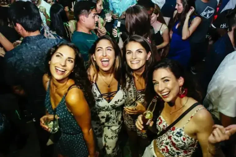 Bar 35 Honolulu Hawaii