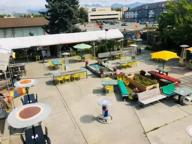 Bernie's Bungalow Lounge