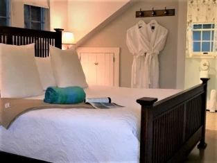 Candleberry Inn