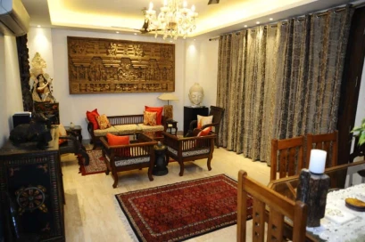 Mister and Art House