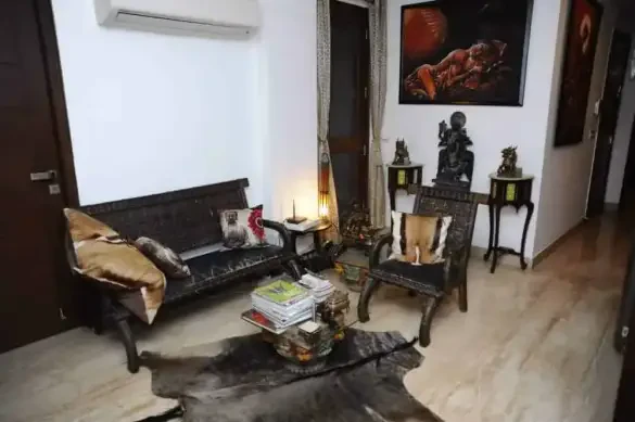 Mister and Art House