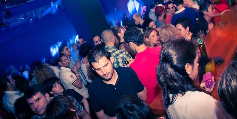 Club 33 Bar lesbico e discoteca di Madrid