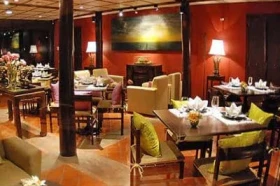 Ruen Urai @ Rose Hotel