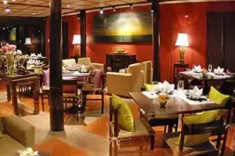 Ruen Urai @ Rose Hotel