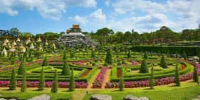 Nong Nooch Garden / Dinosaur Valley