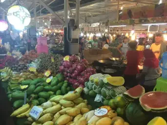 Malin Plaza (street food market)