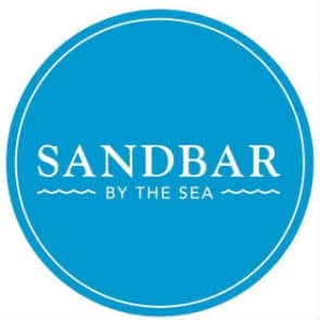 Sandbar au bord de la mer