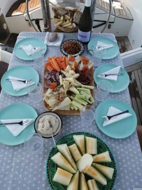 Indulge Spain: Sailing And Food Experience