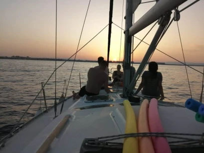 Indulge Spain: Sailing And Food Experience