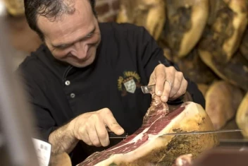 Indulge Spain: Sailing And Food Experience