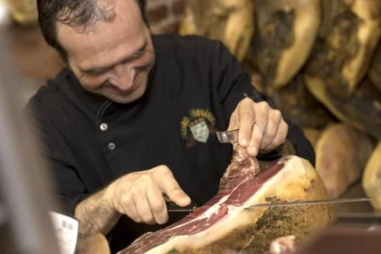 Indulge Spain: Sailing And Food Experience